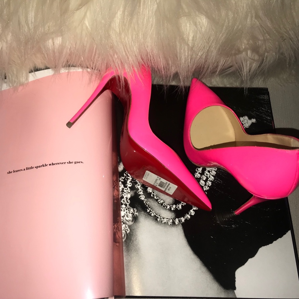 Christian Louboutin “So Kate” neon pink💗